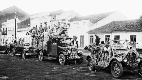 Carnaval de Aracati em 1930. Rua Grande.